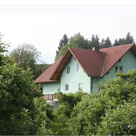 Im Obstgarten * Deutschlandsberg
